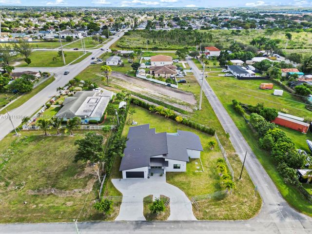 22451 SW 118 Ave, Miami, FL 33170