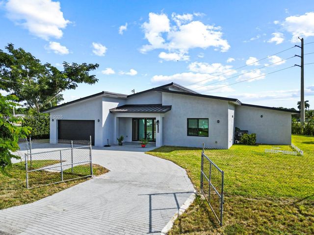 22451 SW 118 Ave, Miami, FL 33170