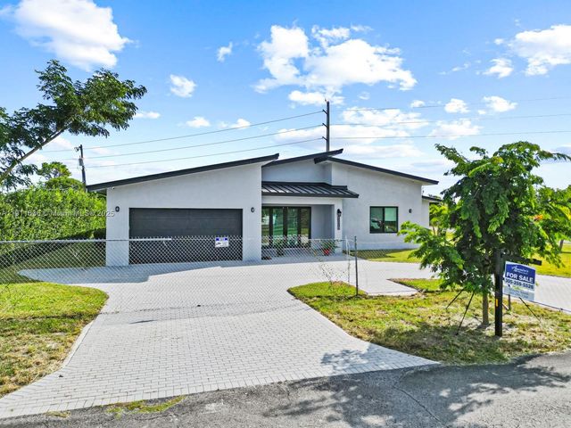 22451 SW 118 Ave, Miami, FL 33170