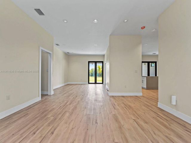 22451 SW 118 Ave, Miami, FL 33170