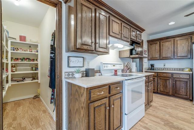 3404 N Flamingo Avenue, Bethany, OK 73008