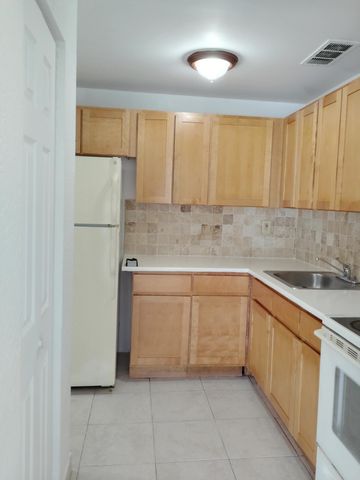 407 EXECUTIVE CENTER Drive 110, West Palm Beach, FL 33401