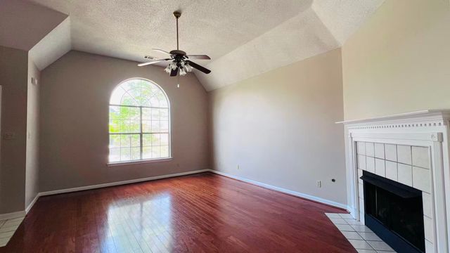 8733 CLEAR SKY DR, Memphis, TN 38018