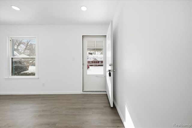 31966 Rosslyn Avenue, Garden City, MI 48135