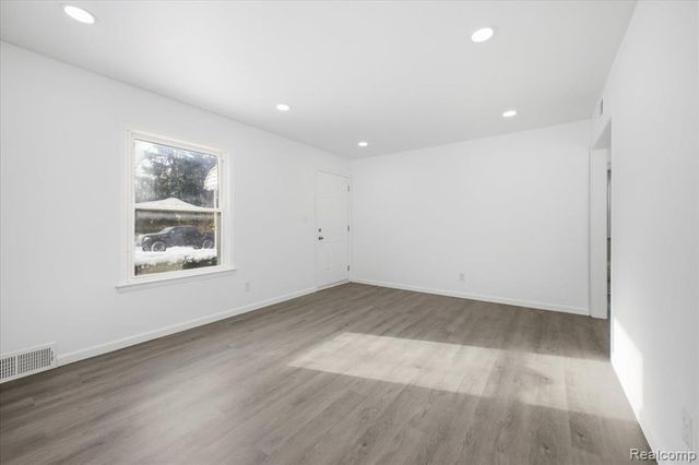 31966 Rosslyn Avenue, Garden City, MI 48135