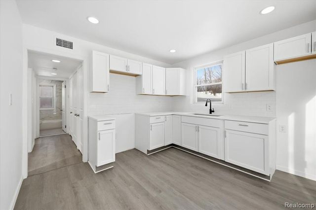 31966 Rosslyn Avenue, Garden City, MI 48135