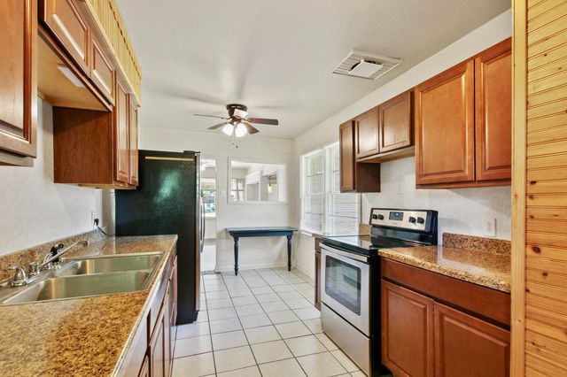 1023 Anderson Dr., Leesville, LA 71446