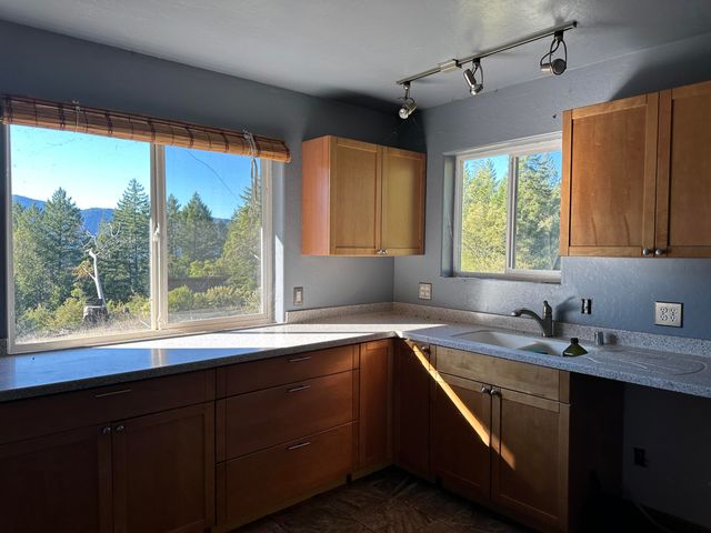 4756 Wilder Ridge Road, Garberville, CA 95542