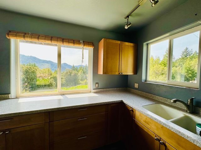 4756 Wilder Ridge Road, Garberville, CA 95542