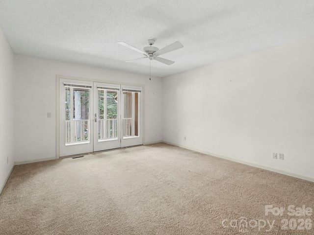 605 Red Oak Drive, Hendersonville, NC 28791