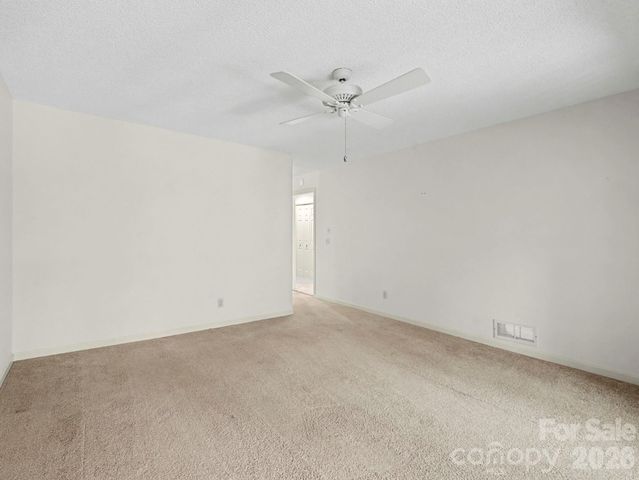 605 Red Oak Drive, Hendersonville, NC 28791