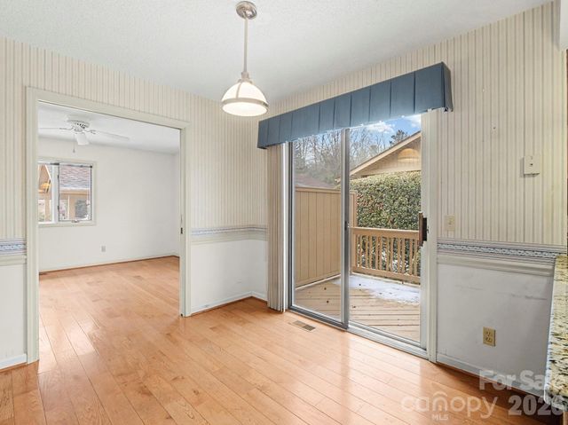 605 Red Oak Drive, Hendersonville, NC 28791