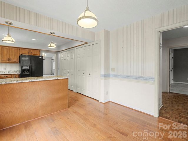 605 Red Oak Drive, Hendersonville, NC 28791