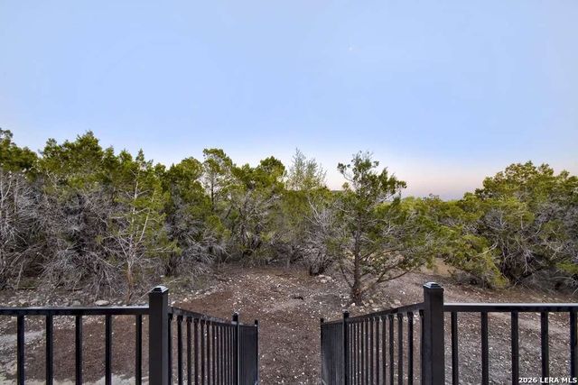 224 FREEDOM ST, Fischer, TX 78623