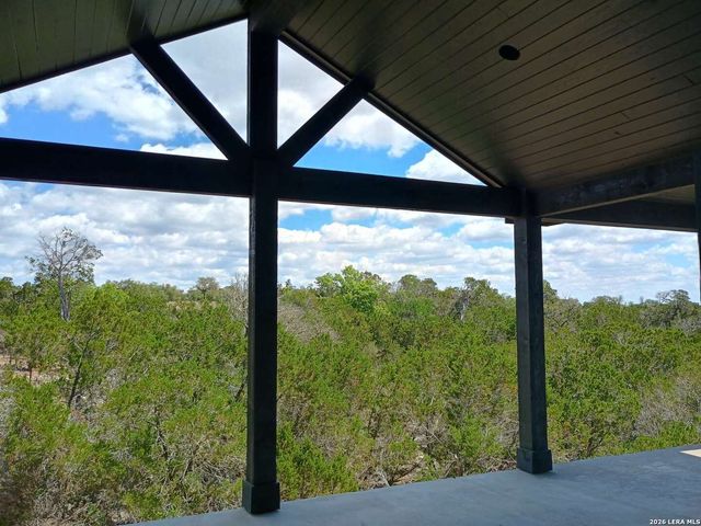 224 FREEDOM ST, Fischer, TX 78623