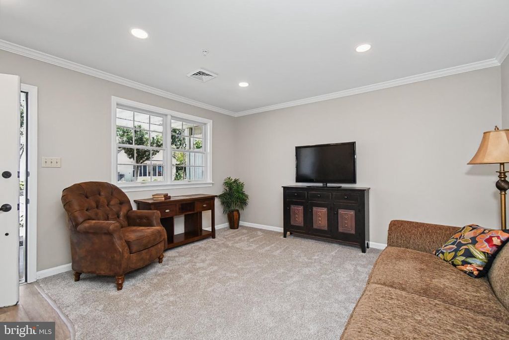 2461 E HIGH ST, Pottstown, PA 19464 — photo 4