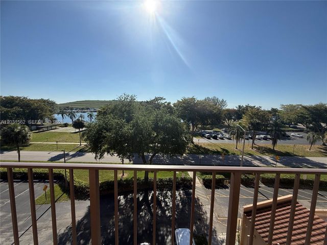 4570 NW 18th Avenue 506, Deerfield Beach, FL 33064