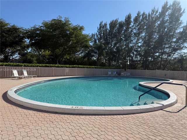 4570 NW 18th Avenue 506, Deerfield Beach, FL 33064