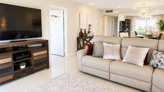 4570 NW 18th Avenue 506, Deerfield Beach, FL 33064