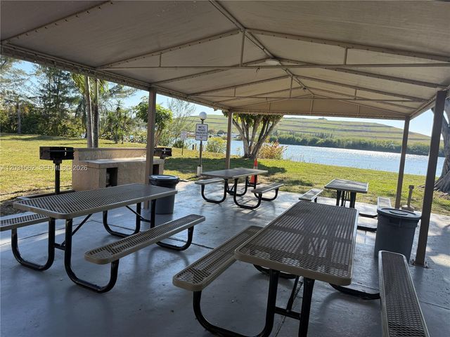 4570 NW 18th Avenue 506, Deerfield Beach, FL 33064
