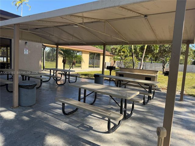 4570 NW 18th Avenue 506, Deerfield Beach, FL 33064