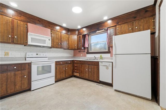 404 Callis RD, Portsmouth, VA 23701