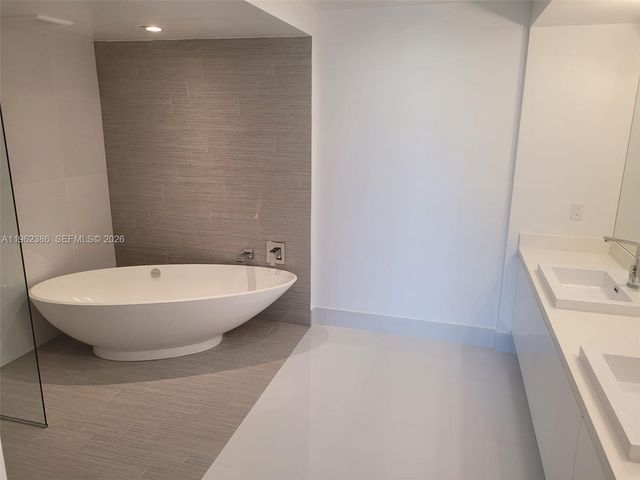 330 Sunny Isles Blvd 5-1004, Sunny Isles Beach, FL 33160