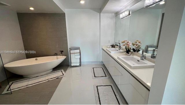 330 Sunny Isles Blvd 5-1004, Sunny Isles Beach, FL 33160