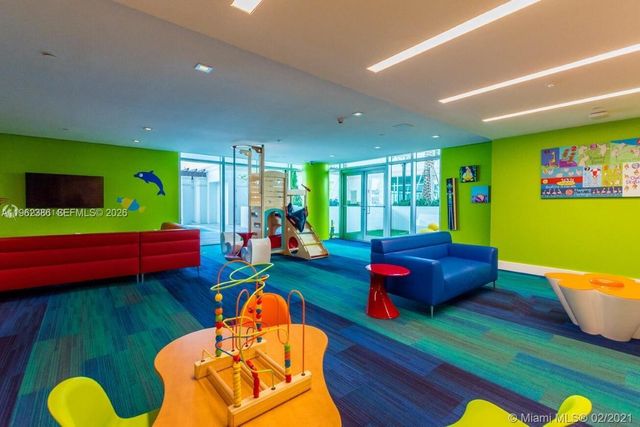 330 Sunny Isles Blvd 5-1004, Sunny Isles Beach, FL 33160