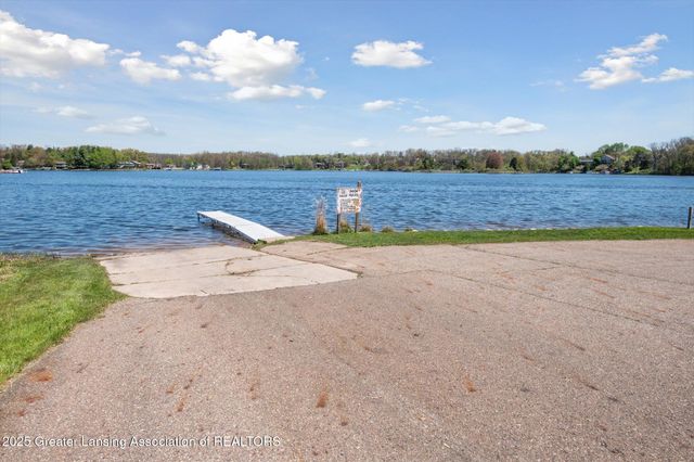 9195 Westchester Drive, Laingsburg, MI 48848