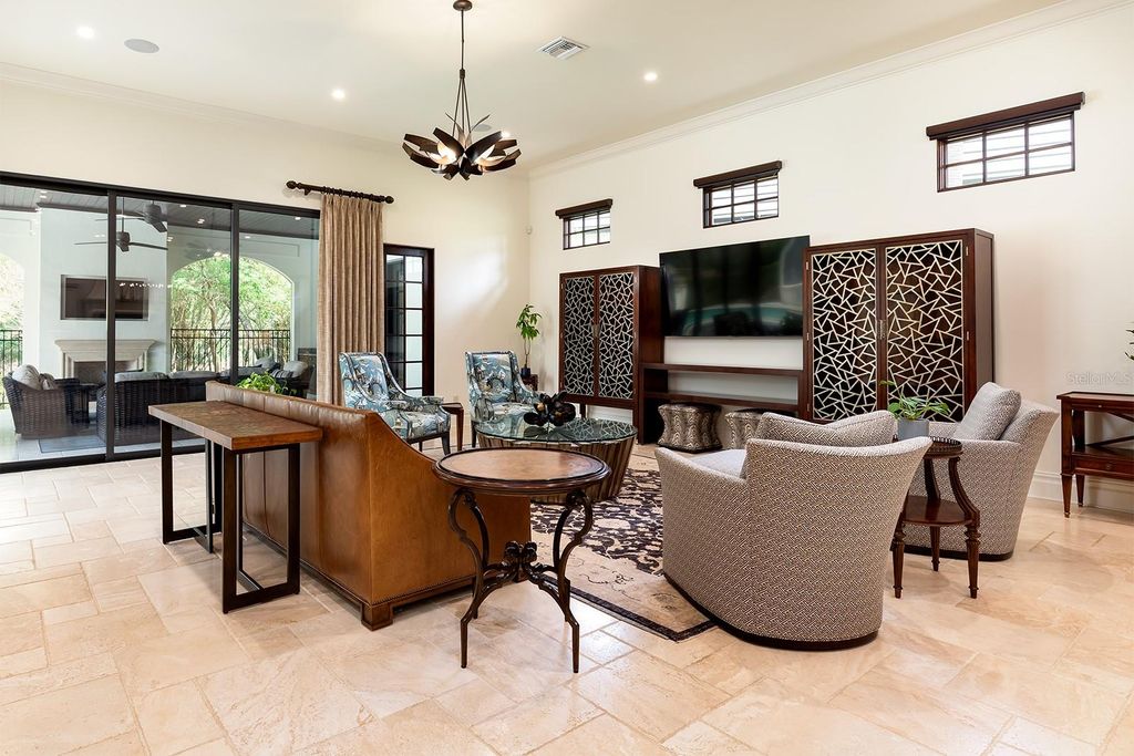 Image 13 of property listing at 9144 ISLEWORTH GARDENS DRIVE, Windermere, FL 34786