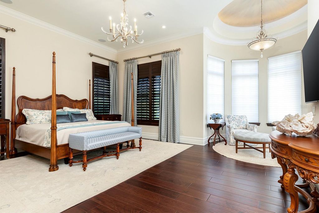 Image 31 of property listing at 9144 ISLEWORTH GARDENS DRIVE, Windermere, FL 34786