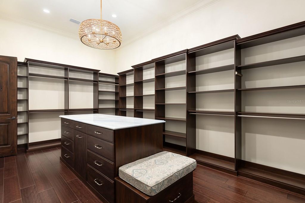 Image 41 of property listing at 9144 ISLEWORTH GARDENS DRIVE, Windermere, FL 34786