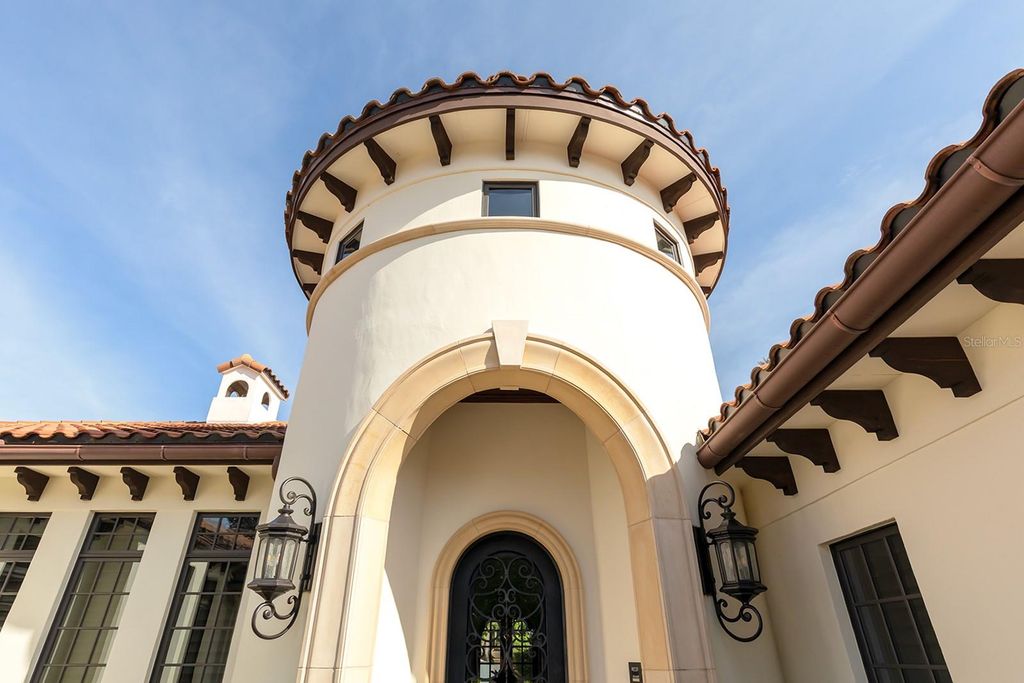 Image 6 of property listing at 9144 ISLEWORTH GARDENS DRIVE, Windermere, FL 34786