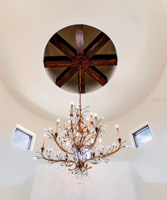 Image 8 of property listing at 9144 ISLEWORTH GARDENS DRIVE, Windermere, FL 34786