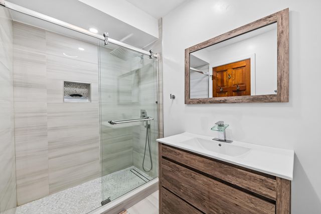 2841 NE 33rd Court 403, Fort Lauderdale, FL 33306