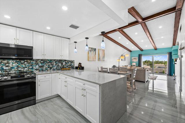 2841 NE 33rd Court 403, Fort Lauderdale, FL 33306