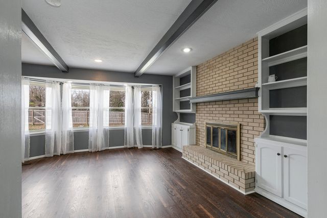 1315 S Oak Run Place, Springfield, MO 65809