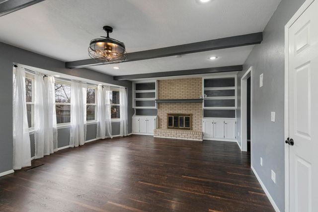 1315 S Oak Run Place, Springfield, MO 65809