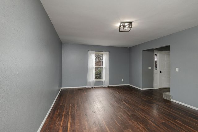 1315 S Oak Run Place, Springfield, MO 65809