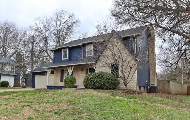 1315 S Oak Run Place, Springfield, MO 65809