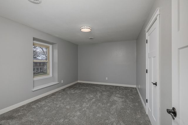 1315 S Oak Run Place, Springfield, MO 65809