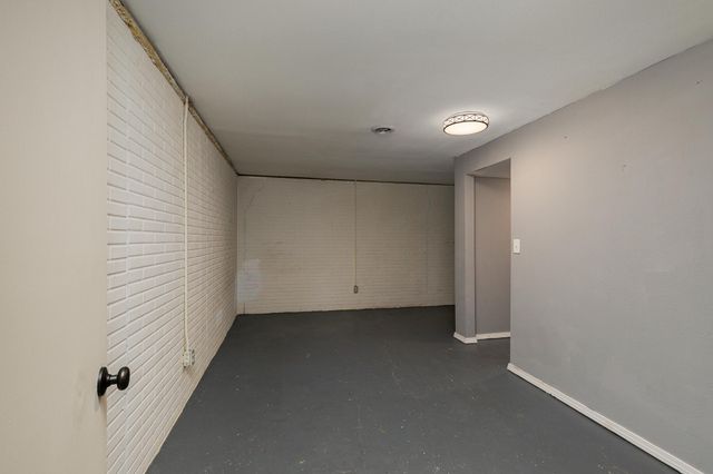 1315 S Oak Run Place, Springfield, MO 65809