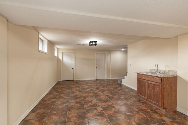 1315 S Oak Run Place, Springfield, MO 65809