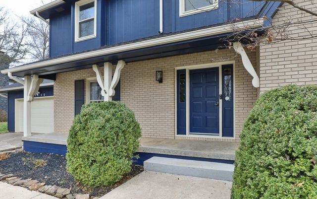 1315 S Oak Run Place, Springfield, MO 65809