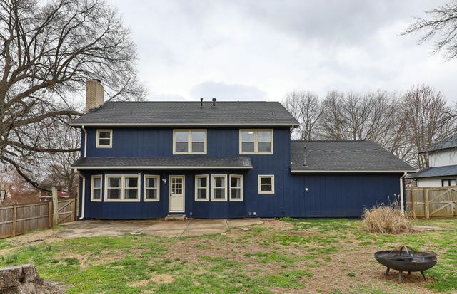 1315 S Oak Run Place, Springfield, MO 65809