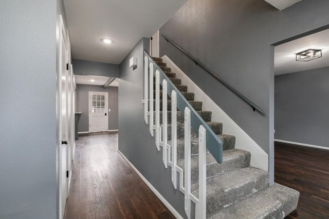 1315 S Oak Run Place, Springfield, MO 65809