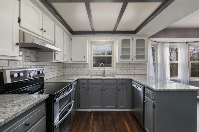 1315 S Oak Run Place, Springfield, MO 65809