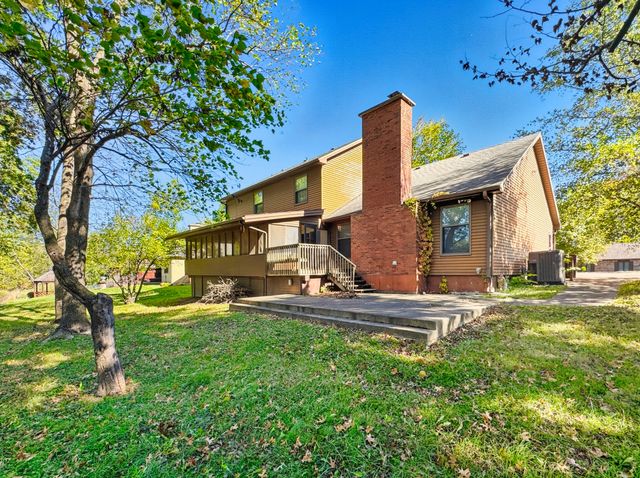 2113 OAK CLIFF DR, Columbia, MO 65203