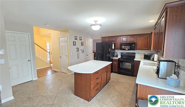 4513 Troxell Drive, Whitehall, PA 18052